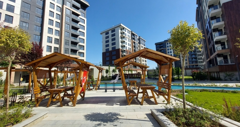 BAŞAKŞEHİR MAVERA COMFORT ARA KAT 4,5+1 220 m2 ŞEREFİYELİ DAİRE
